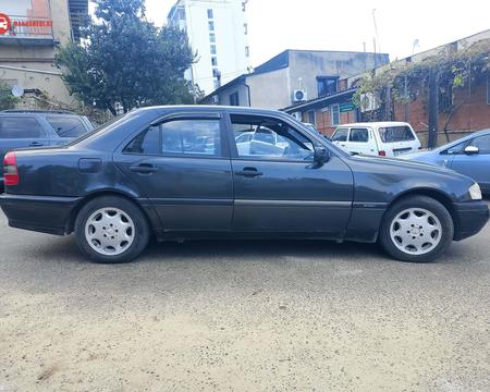 MERCEDES-BENZ C 180