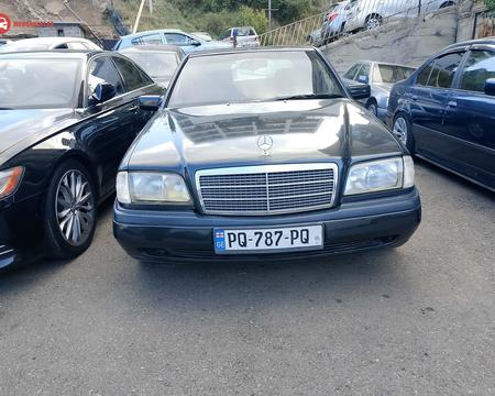 MERCEDES-BENZ C 180